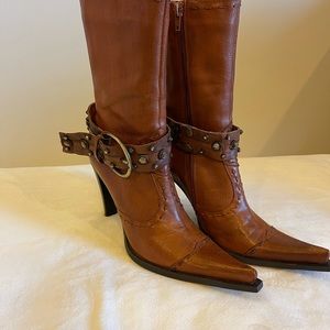 Dollhouse Ezitta Boots, women’s size 7!